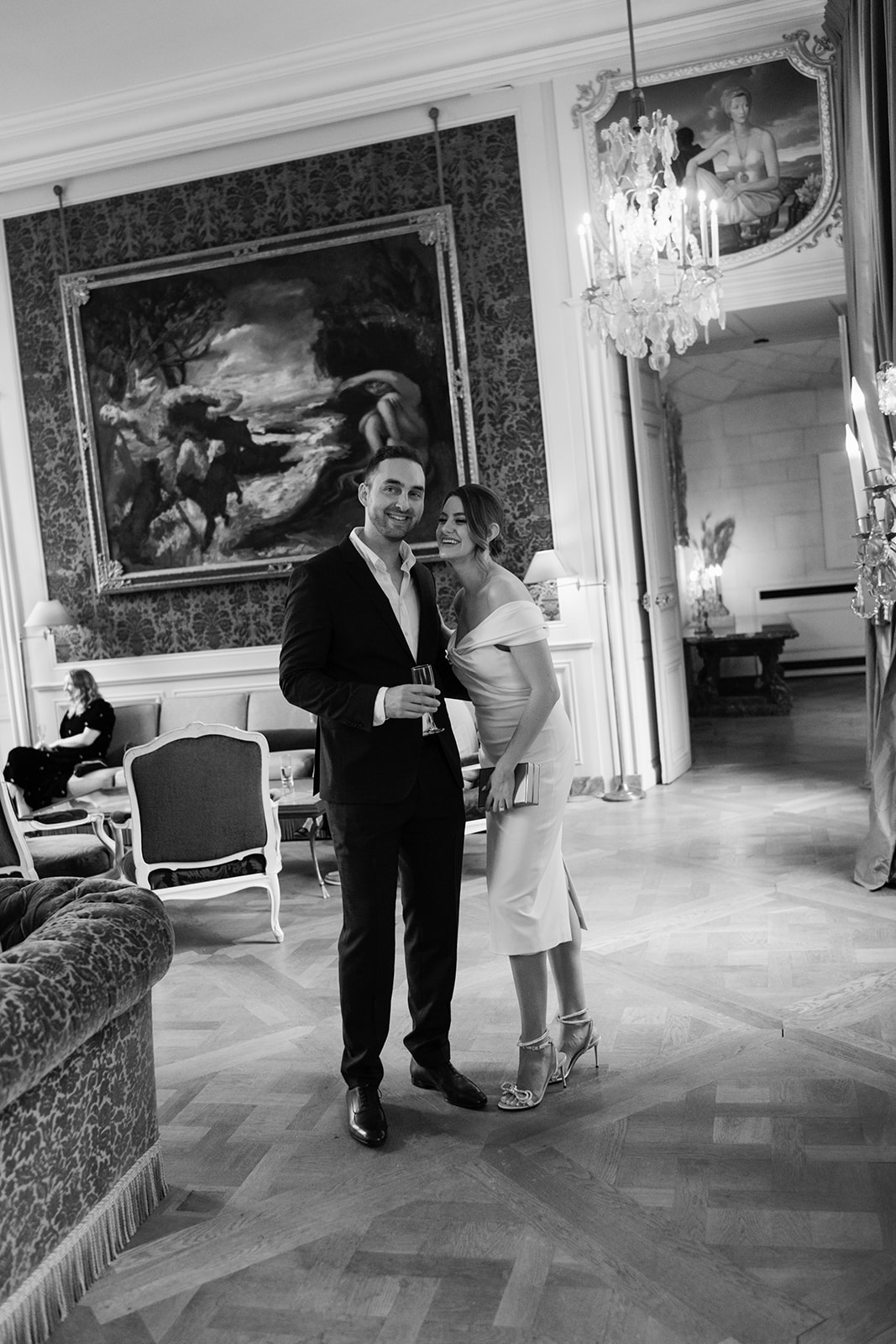 Black-and-white portrait of the groom during wedding morning at the Ritz Paris