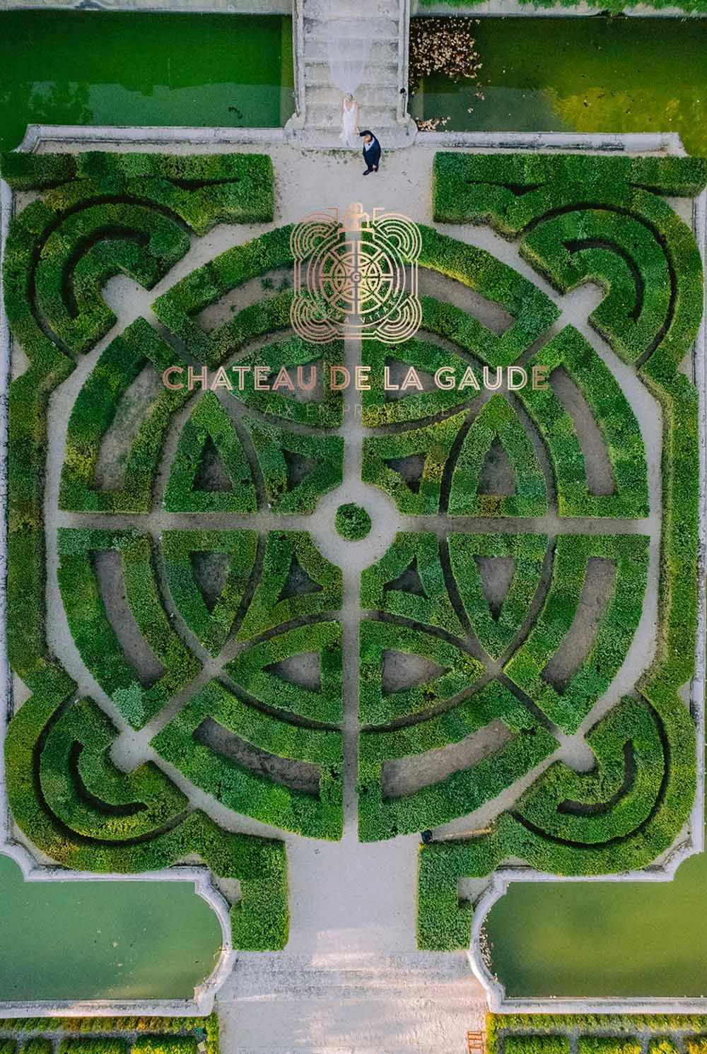 Couple at Château de la Gaude near Aix-en-Provence