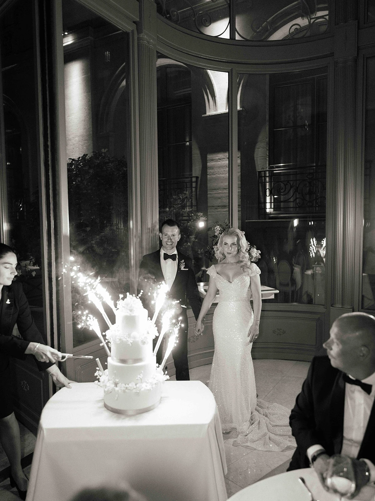 Wedding cake and reception moment at the Ritz Paris