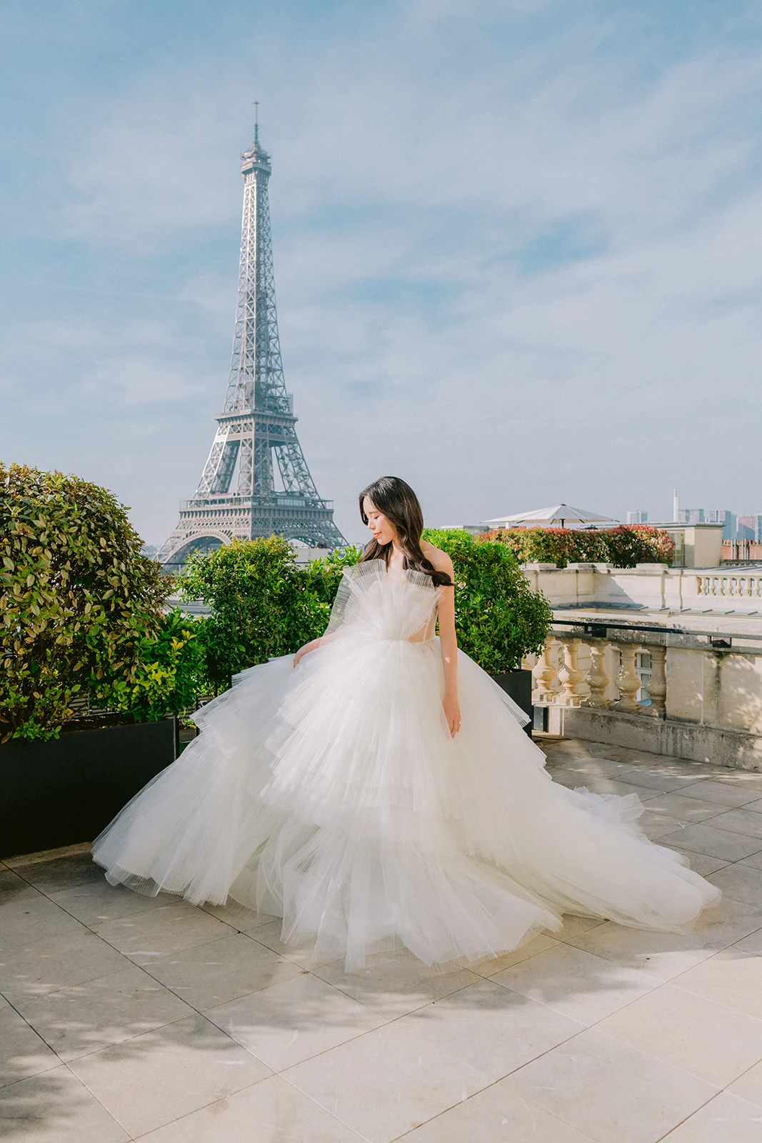 Bride preparing for her pre-wedding session at Shangri-La Paris