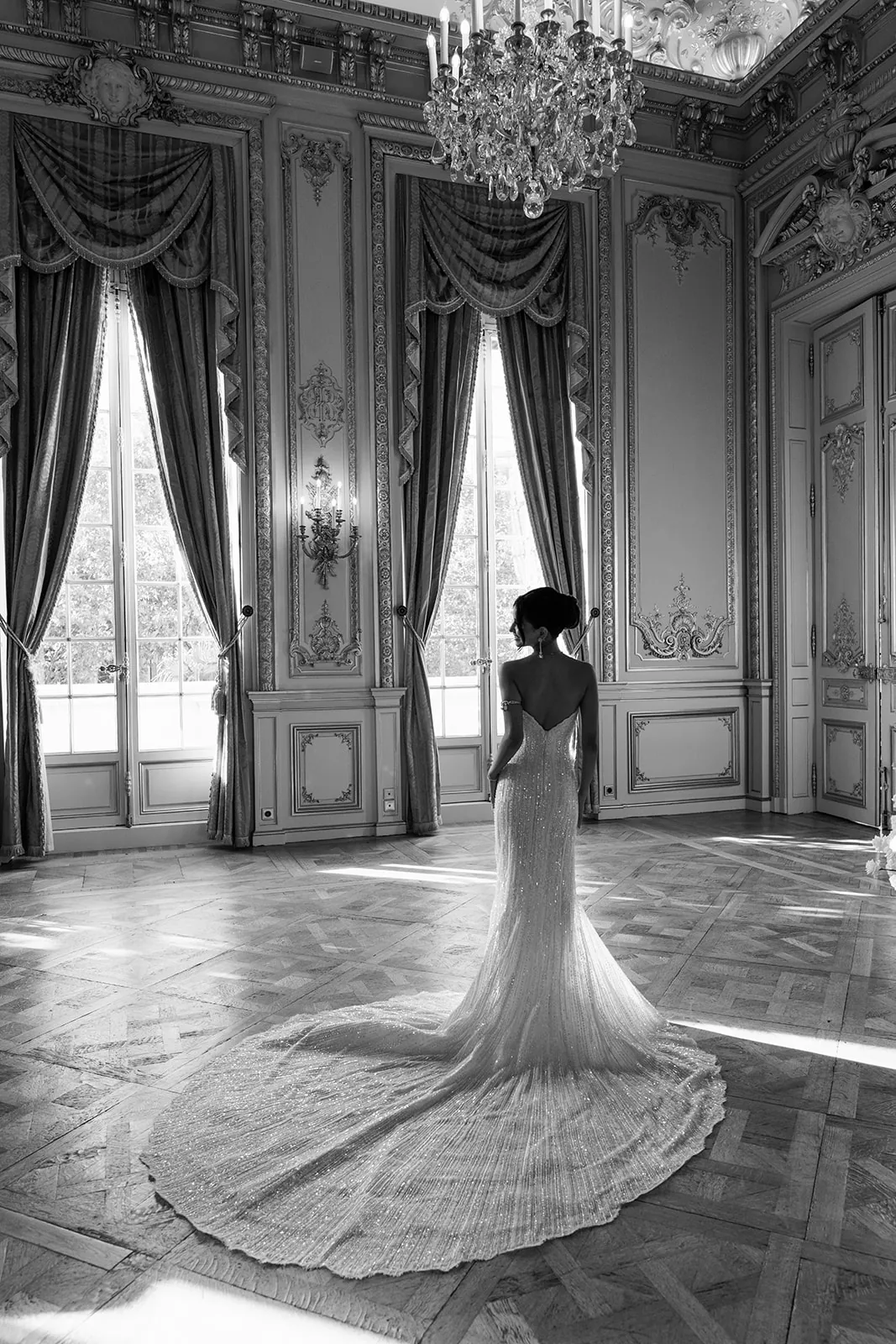 Black-and-white portrait of a bride in an ornate salon at Shangri-La Paris