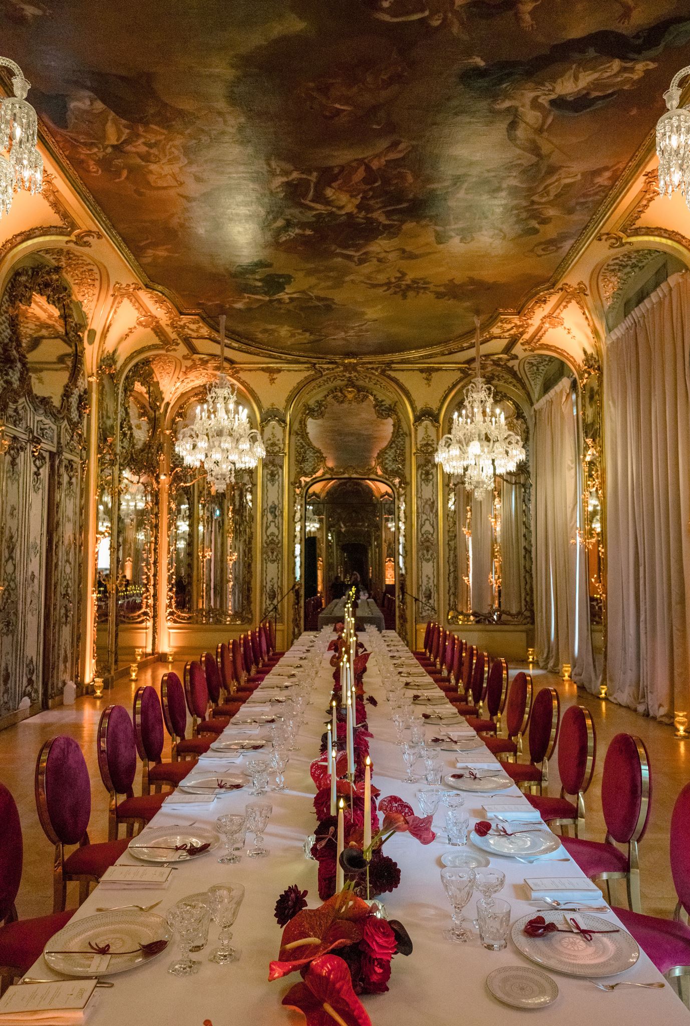 Wedding dinner in a historic Paris reception room