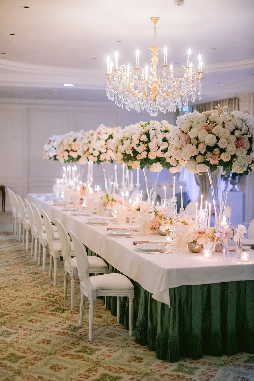 Elegant wedding dinner and table design at Le Bristol Paris