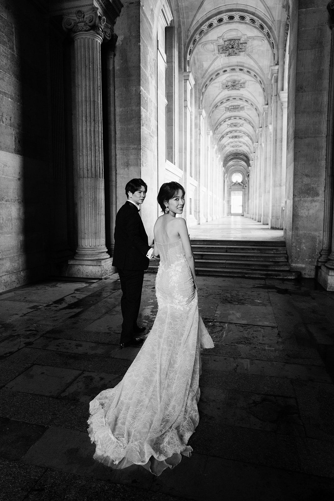 Asian bride and groom during a refined Paris couple session